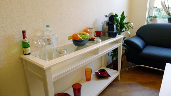 Kaffee, Wasser oder Sekt gefllig? Erfischen Sie sich gern!